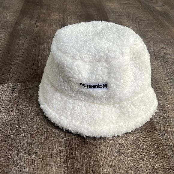 Accessories - Fuzzy Women’s Winter Bucket Hat - Never Worn